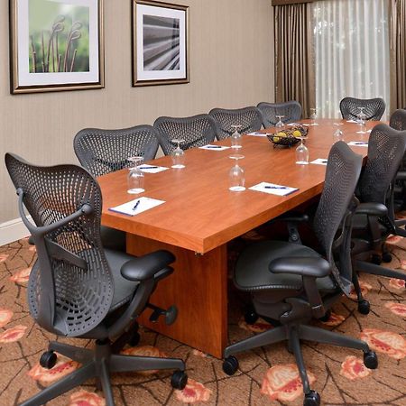 Hilton Garden Inn אדיסון מראה חיצוני תמונה