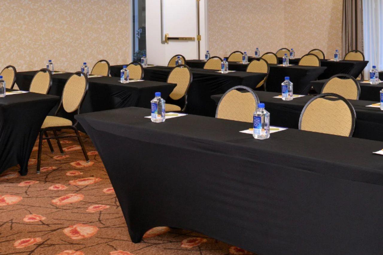 Hilton Garden Inn אדיסון מראה חיצוני תמונה