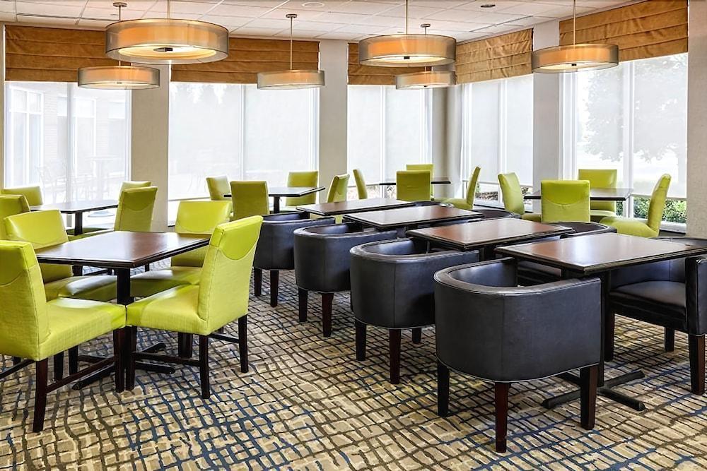 Hilton Garden Inn אדיסון מראה חיצוני תמונה